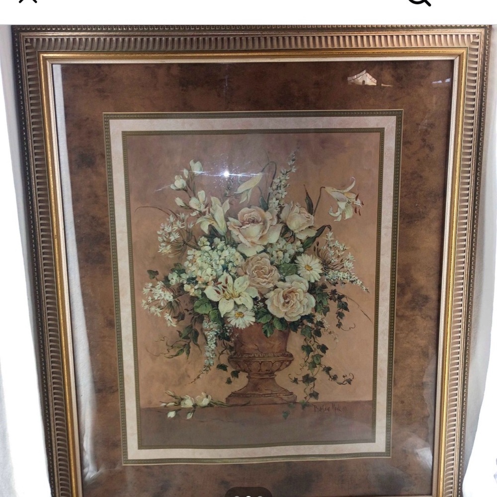 Cream Floral Bouquet Wall Art in Brown Frame - Unbranded